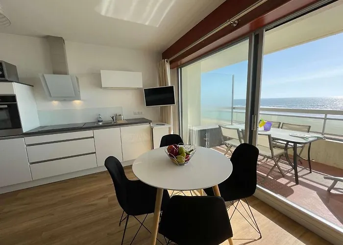 Grand 4 Pers, Balcon, Rénové, Proche Océan, - Fr-1-224c-160 Appartement *