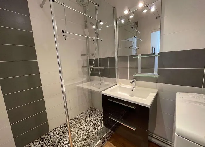 Grand 4 Pers, Balcon, Rénové, Proche Océan, - Fr-1-224c-160 Appartement *